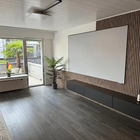 Geraeumiges Apartment Mit Xxl Leinwand I Parkplatz I Wifi Bochum Exterior photo