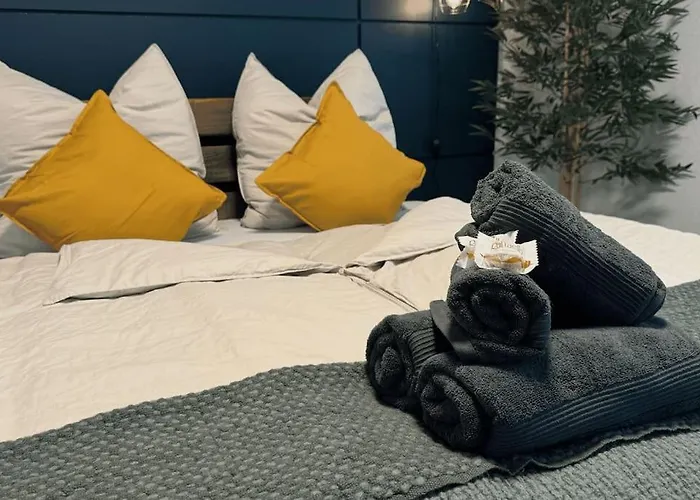 Geraeumiges Apartment Mit Xxl Leinwand I Parkplatz I Wifi