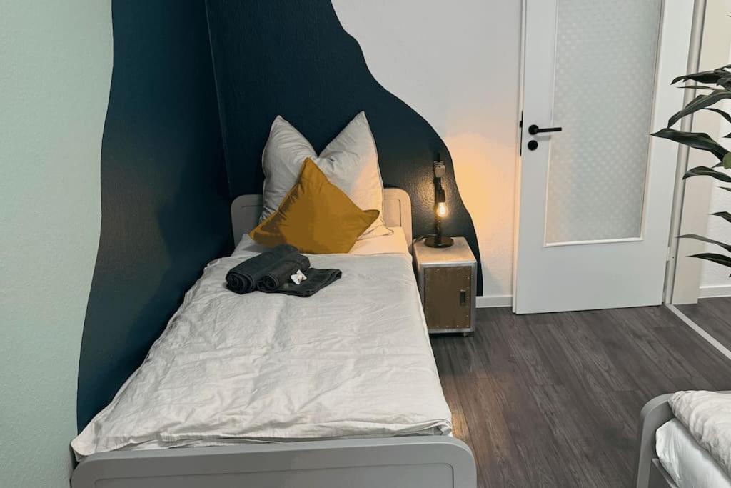 Apartment Geraeumiges Mit Xxl Leinwand I Parkplatz I Wifi Bochum